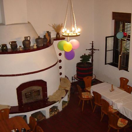 Kisharsány Nitt Pince Es Panzio B&B 외부 사진