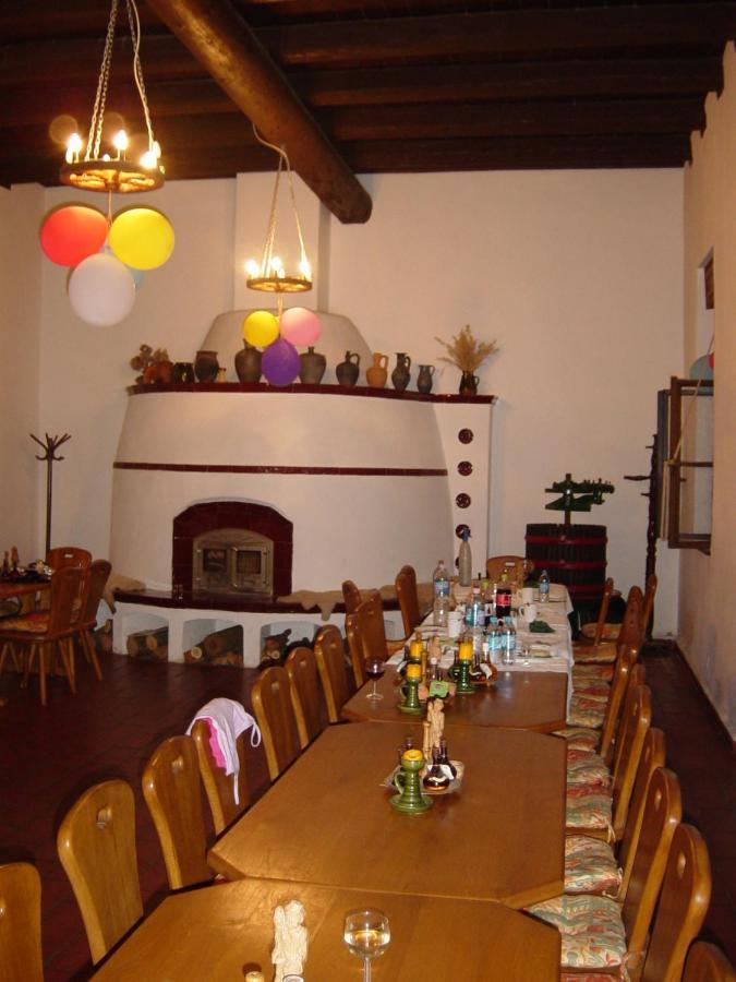 Kisharsány Nitt Pince Es Panzio B&B 외부 사진